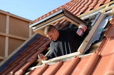 Pose de fenêtres de toit Velux à Nervieux